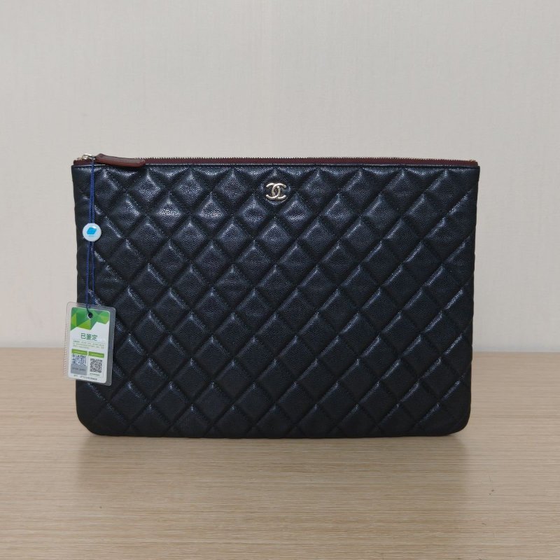 CHANEL CF手拿包大號35黑色荔枝牛皮28開淺金扣肩背包-0