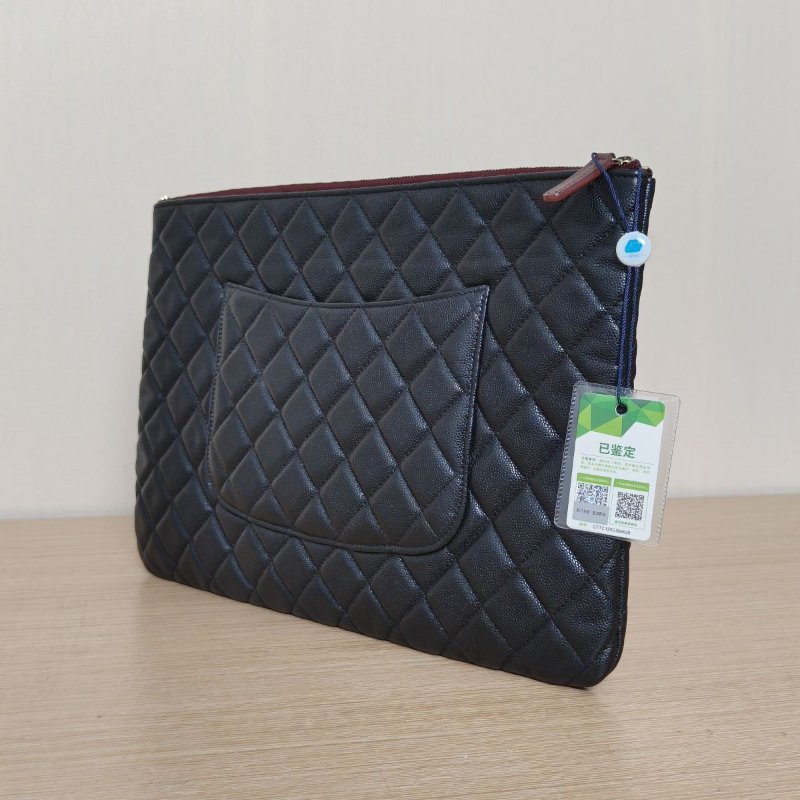 CHANEL CF手拿包大號35黑色荔枝牛皮28開淺金扣肩背包-1