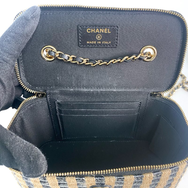 △ Chanel 香奈兒 Black And Beige Raffia East West Chain Shoulder Vanity Case AP1999 No.30 黑色和淺褐色拉菲草金色金屬鎖鏈化妝箱No.30 - 257020914-16