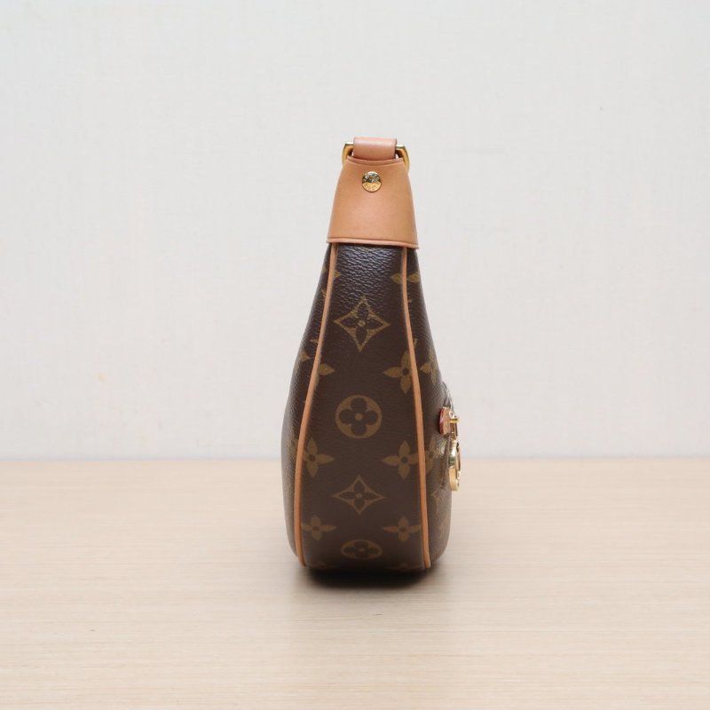 LOUIS VUITTON Loop豌豆包老花PVC金扣晶片肩背包-3