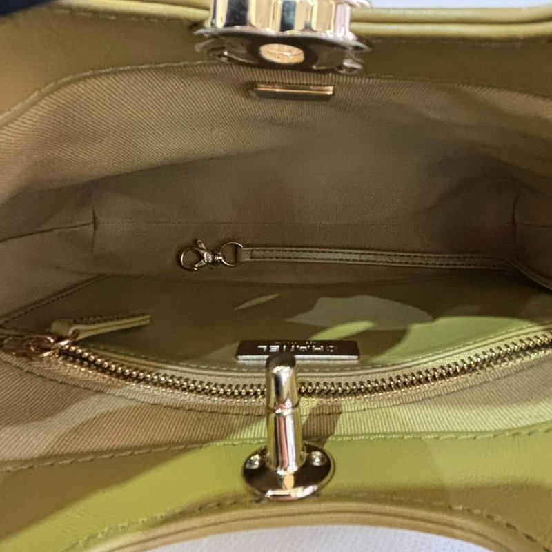 CHANEL草綠色金釦31 Bag Mini-3