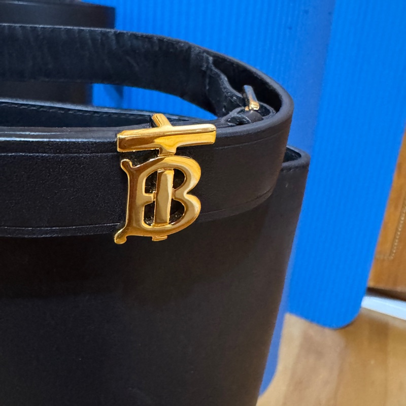 Burberry 黑金長靴 冬天好百搭 38-19