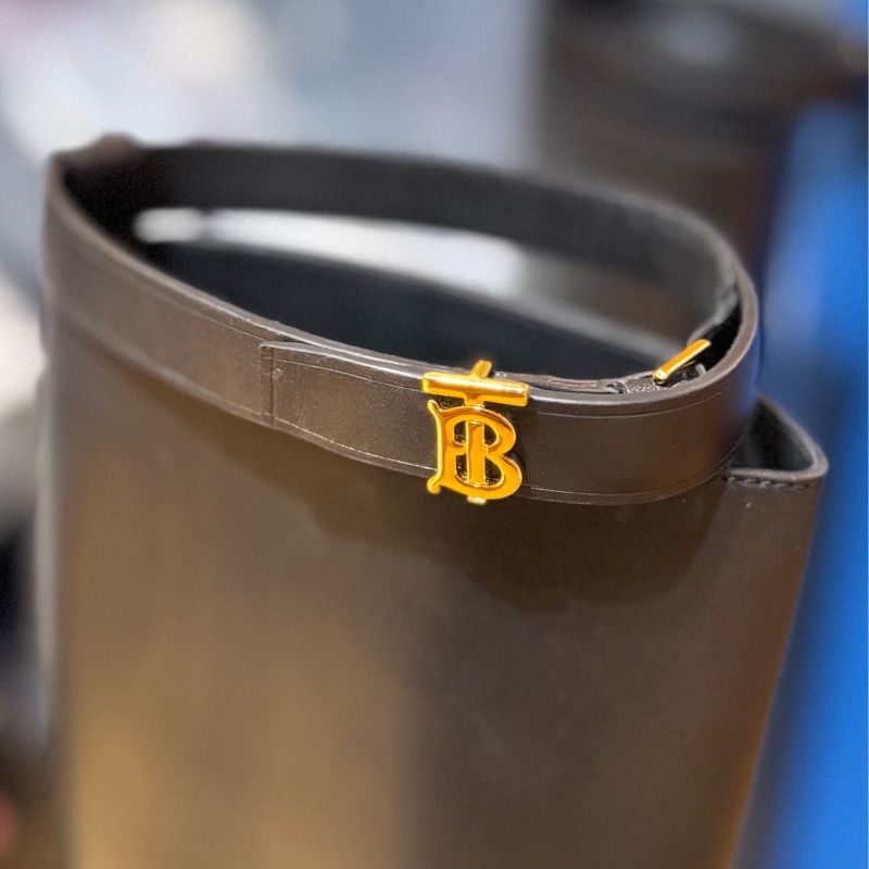 Burberry 黑金長靴 冬天好百搭 38-21