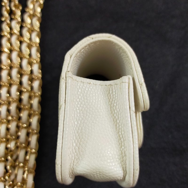 CHANEL 30開 AIRPODS 金色小鍊包-3