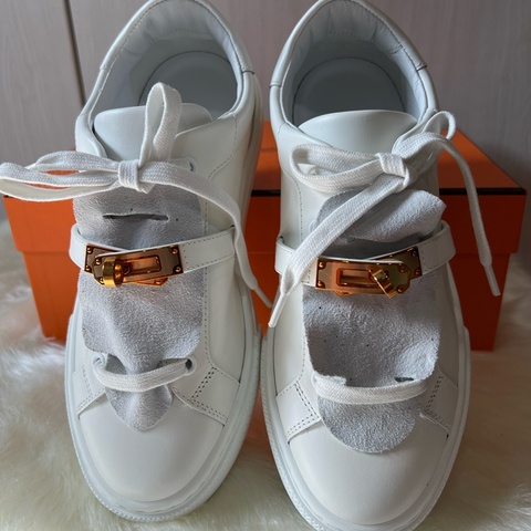 Hermes Kelly凱莉金釦休閒鞋(全新）