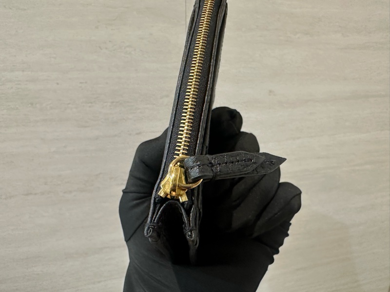 Gucci 黑牛皮Marmont GG金釦5卡零錢卡包-4