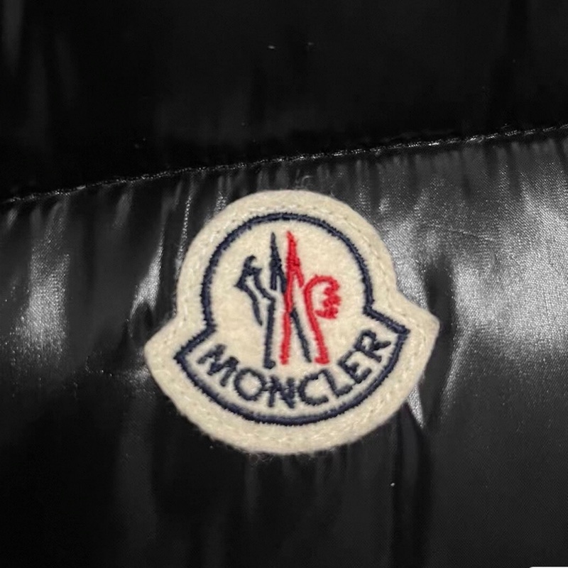 Moncler 亮面背心 Tibb Gilet 黑色 3碼-4