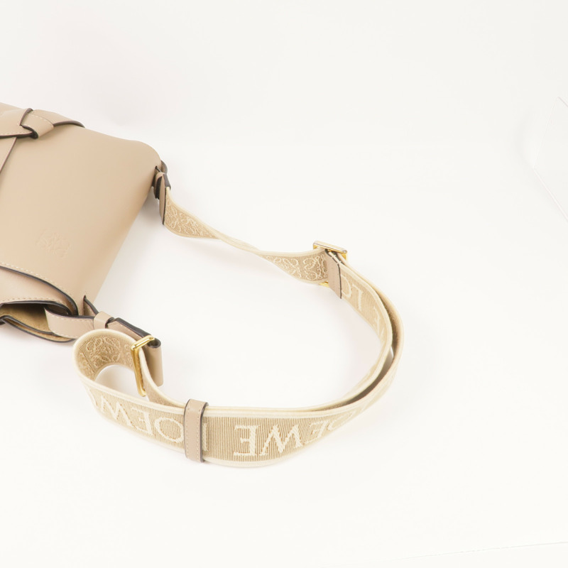 LOEWE 牛皮皮革Gate Small金扣肩背袋-4