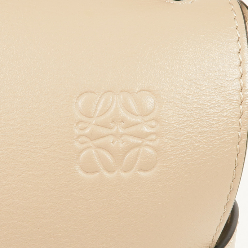 LOEWE 牛皮皮革Gate Small金扣肩背袋-9