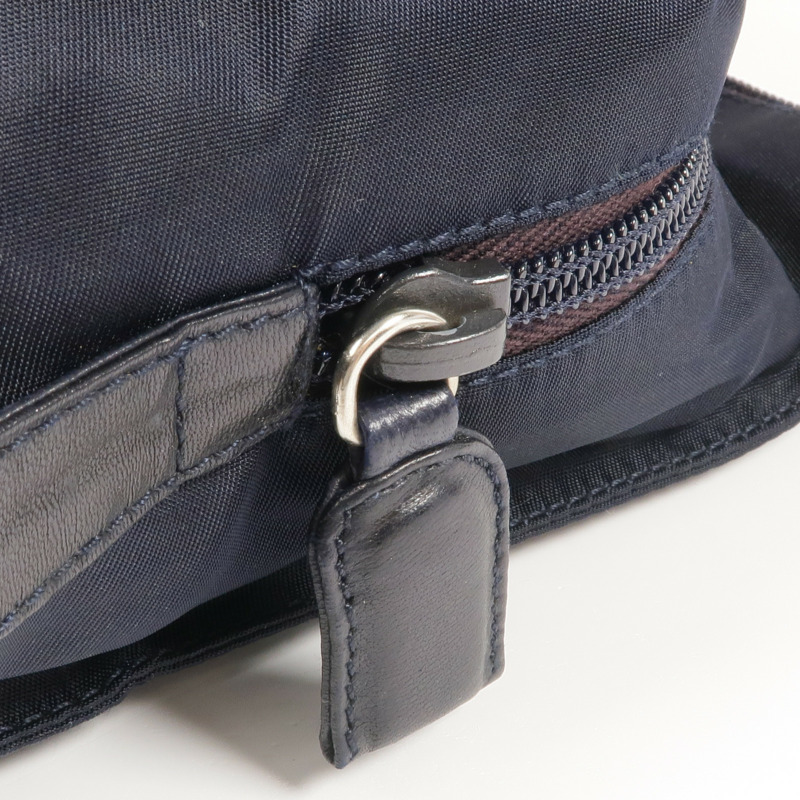 PRADA 尼龍Shoulder Bag銀扣肩背袋-9