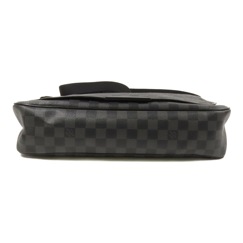 LOUIS VUITTON Damier Graghite Daniel MM銀扣肩背袋-3