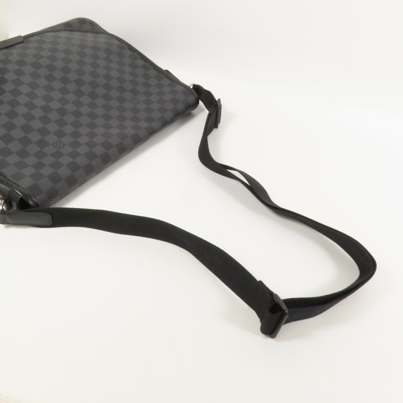 LOUIS VUITTON Damier Graghite Daniel MM銀扣肩背袋-5