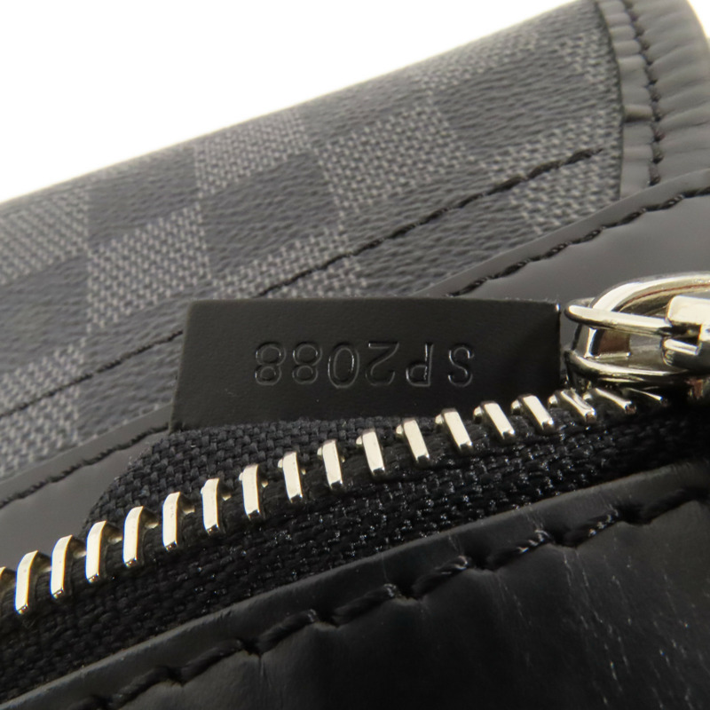 LOUIS VUITTON Damier Graghite Daniel MM銀扣肩背袋-9