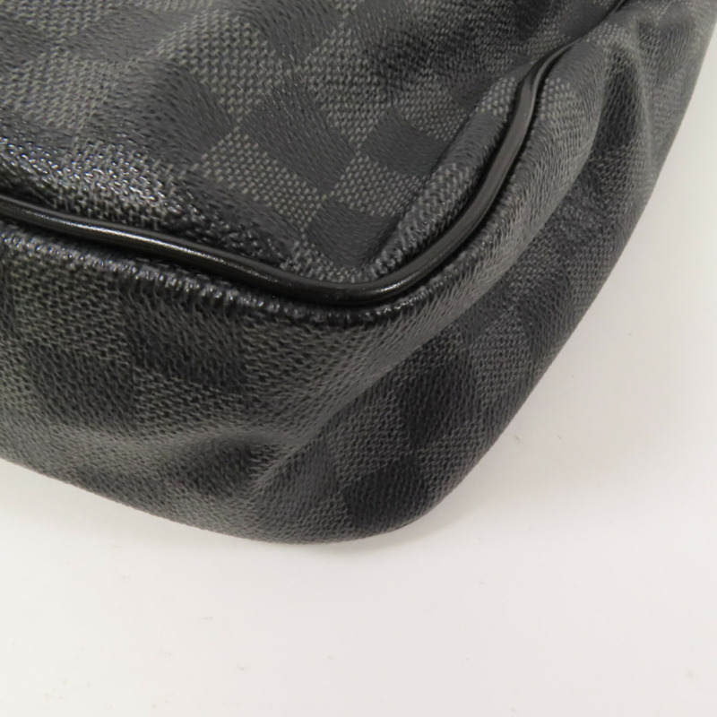 LOUIS VUITTON Damier Graghite Daniel MM銀扣肩背袋-14
