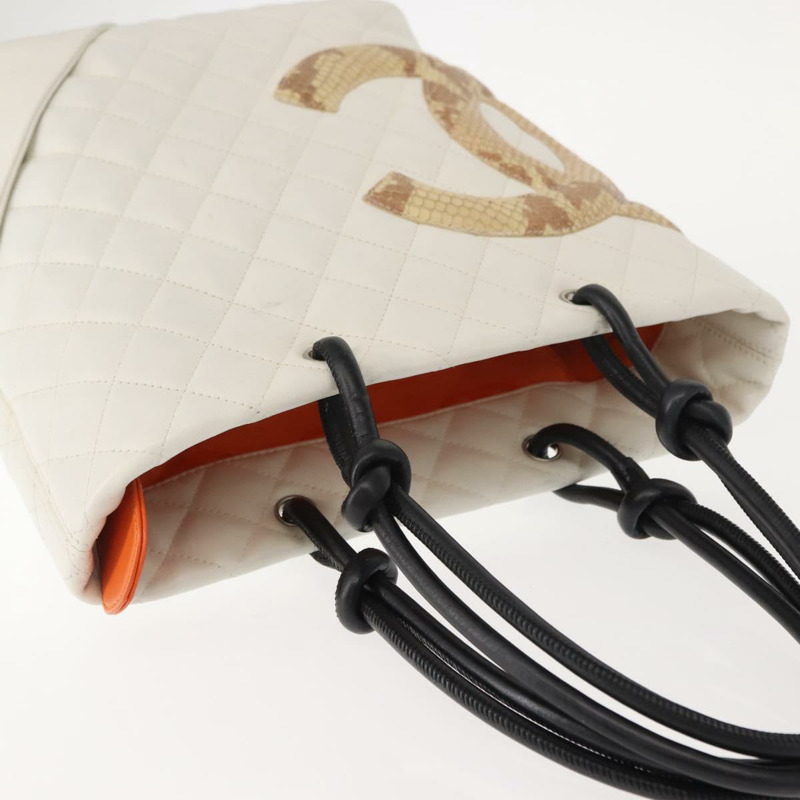 【日本直送】香奈兒 Cambon 系列托特包，羊皮材質，白色，銀色雙C標誌，正品編號 148211-5