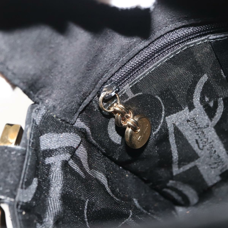 【日本直送】Salvatore Ferragamo Gancini 肩背包 麂皮 黑色 金色 正品 148886-18