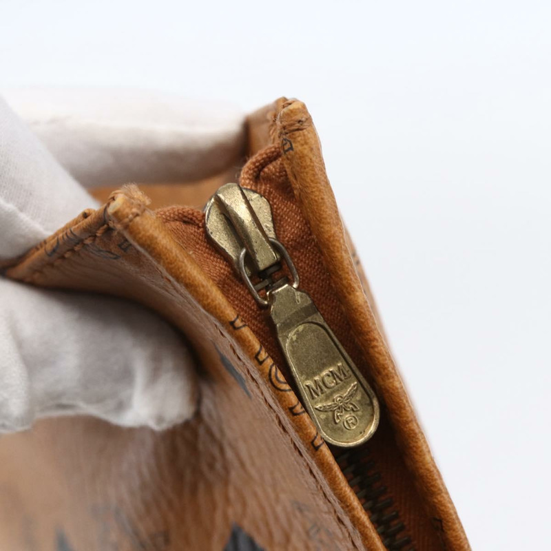 【日本直送】MCM Logoogram Vicetos 手拿包 PVC 皮革 棕色 金色 正品 150200-7