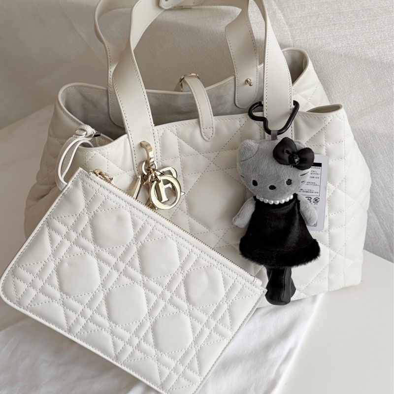 Dior Toujours 中號手提包 白雪公主 白色金釦-2