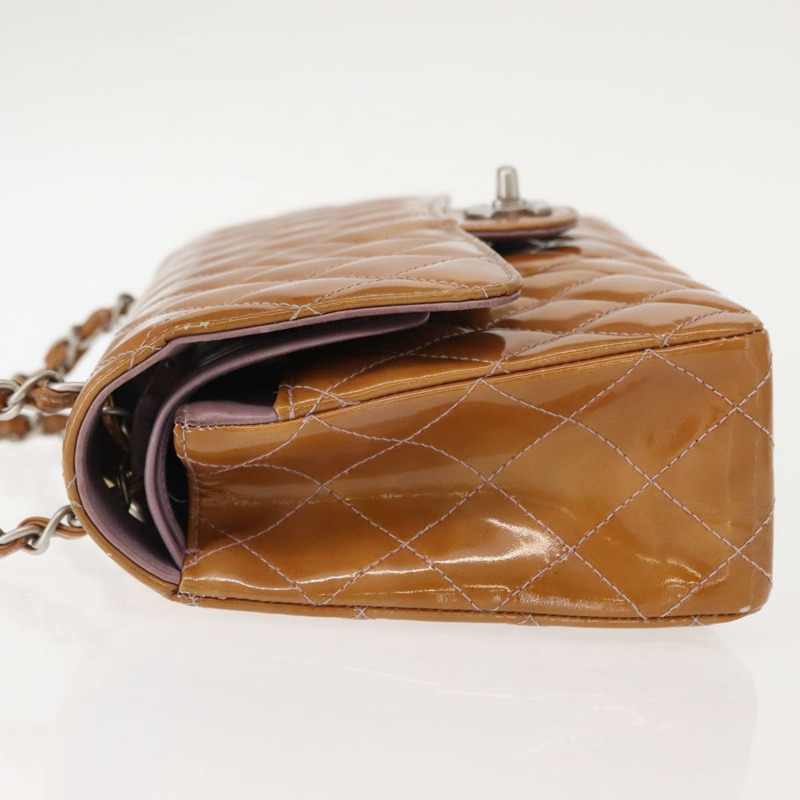 【日本直送】香奈兒 Matelasse 鏈條肩背包 漆皮 米色 銀色 CC 標誌 Auth 147556-3