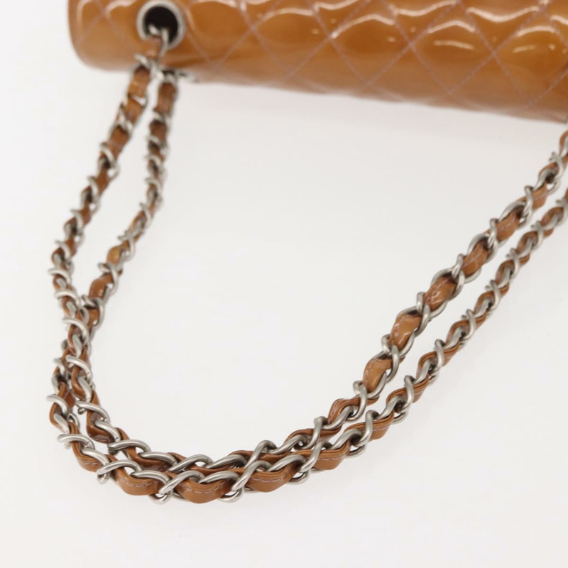 【日本直送】香奈兒 Matelasse 鏈條肩背包 漆皮 米色 銀色 CC 標誌 Auth 147556-6