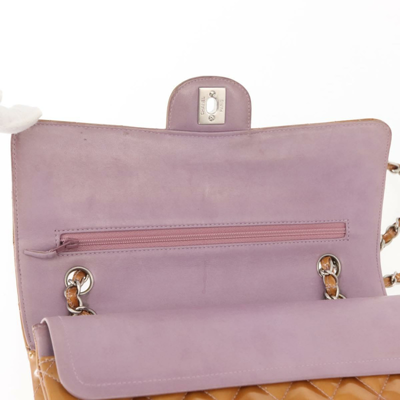 【日本直送】香奈兒 Matelasse 鏈條肩背包 漆皮 米色 銀色 CC 標誌 Auth 147556-7