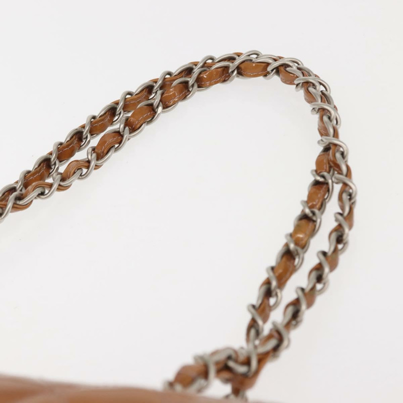 【日本直送】香奈兒 Matelasse 鏈條肩背包 漆皮 米色 銀色 CC 標誌 Auth 147556-13