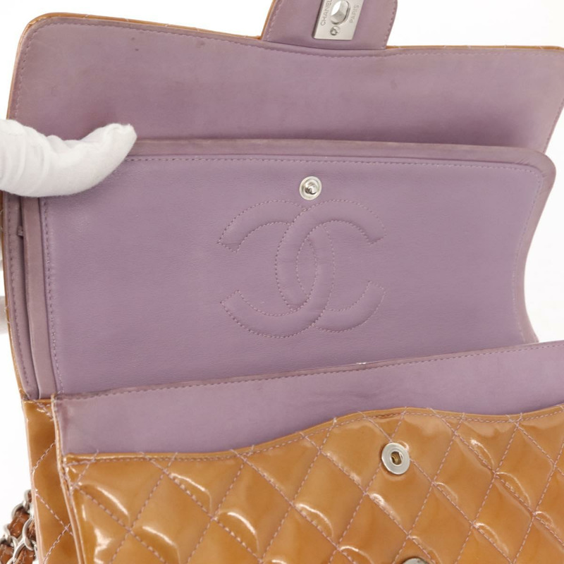 【日本直送】香奈兒 Matelasse 鏈條肩背包 漆皮 米色 銀色 CC 標誌 Auth 147556-21