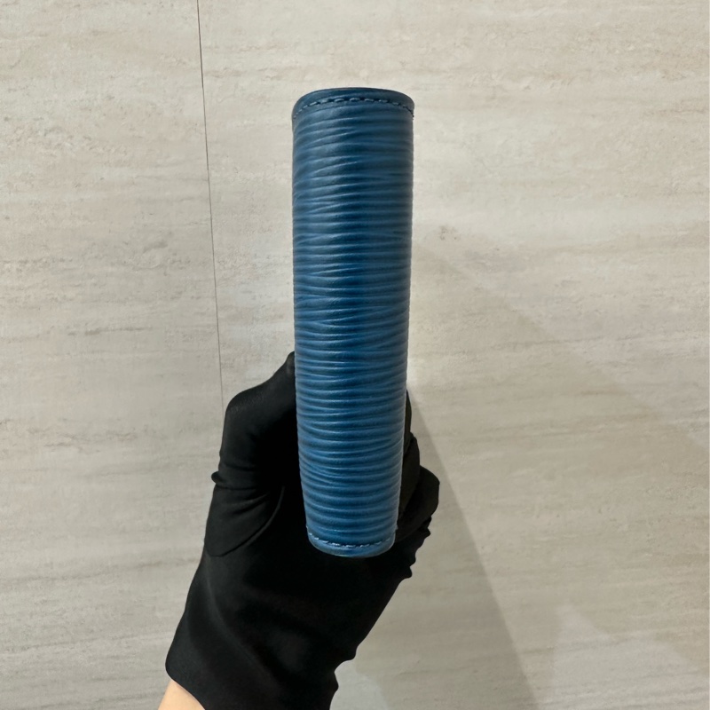 LV 深土耳其藍EPI交叉5卡對開Multiple短夾 M60629-2