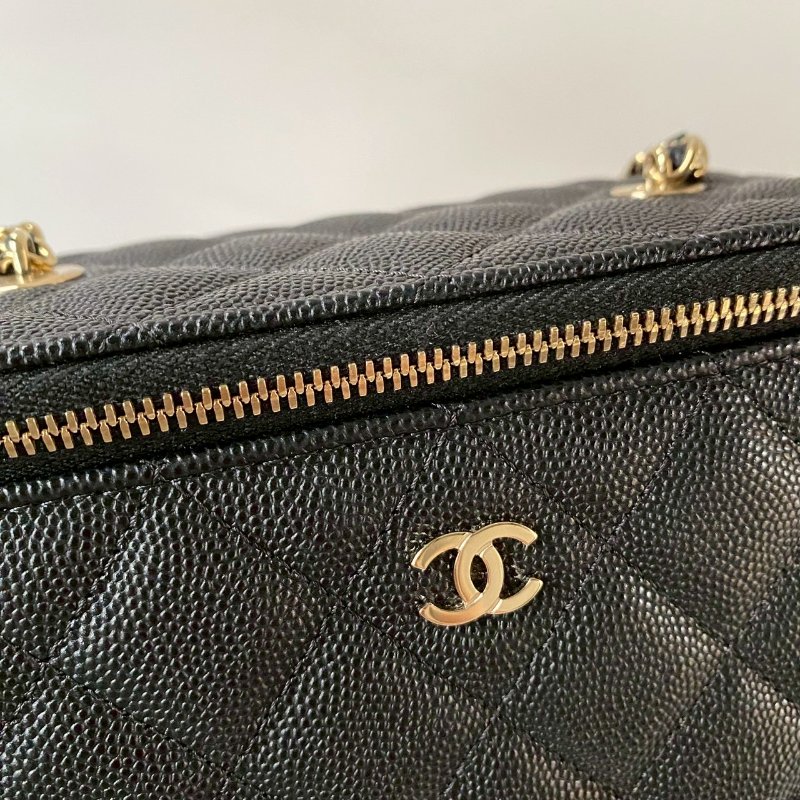 CHANEL 黑色 荔枝 牛皮 金鏈 化妝鏡 長方 拉鍊 盒子包 AP1341-4
