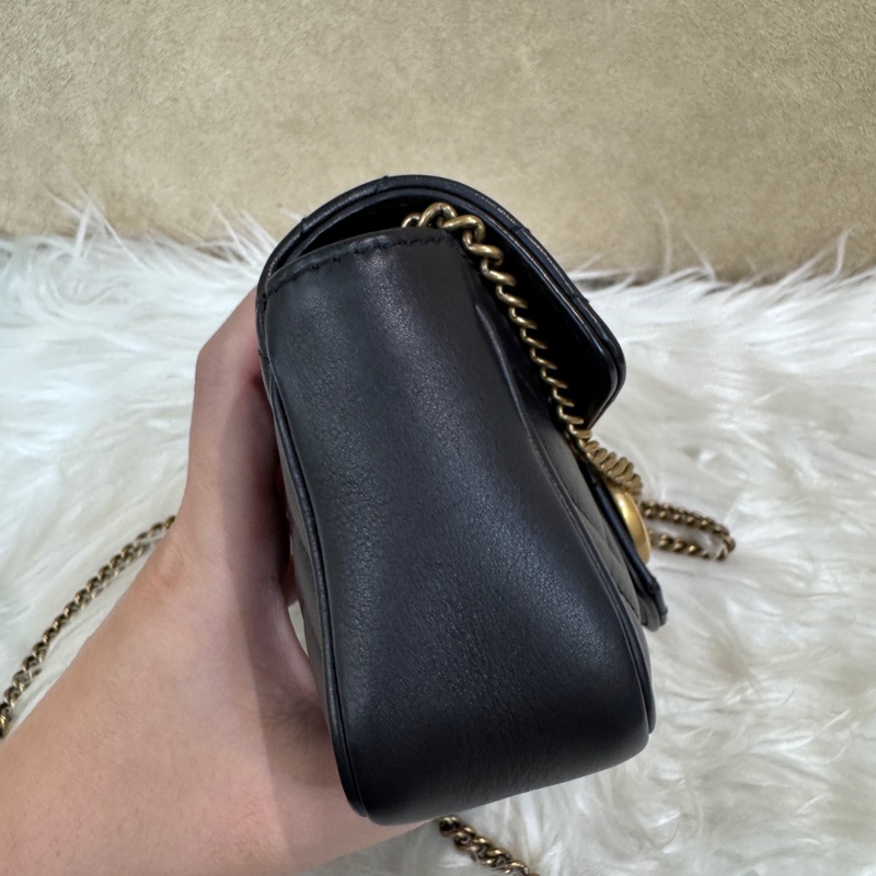 Gucci Super Mini Marmont 黑牛皮霧金斜背包-2