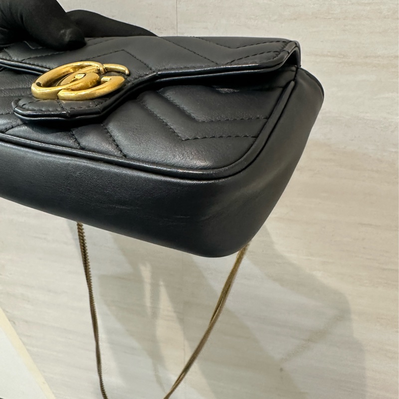 Gucci 黑牛皮霧金釦Marmont Super Mini鏈條斜背包476433-7