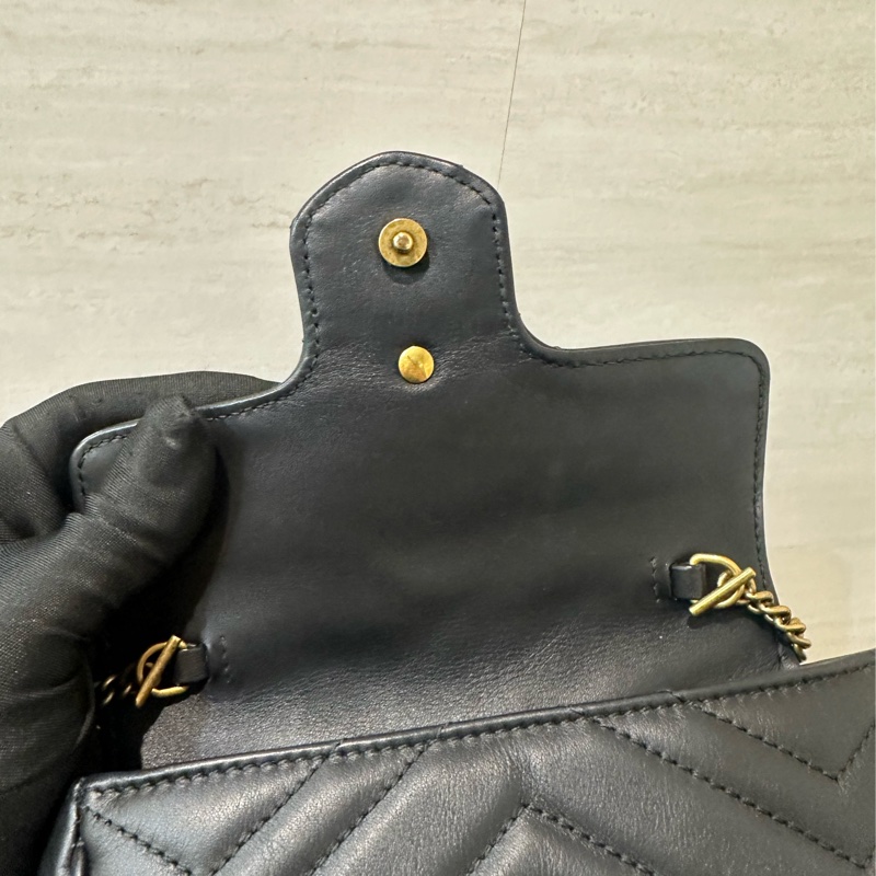 Gucci 黑牛皮霧金釦Marmont Super Mini鏈條斜背包476433-10