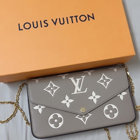 近全新LV 三合一WOC 斑鳩灰