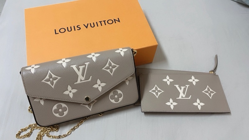 近全新LV 三合一WOC 斑鳩灰-2