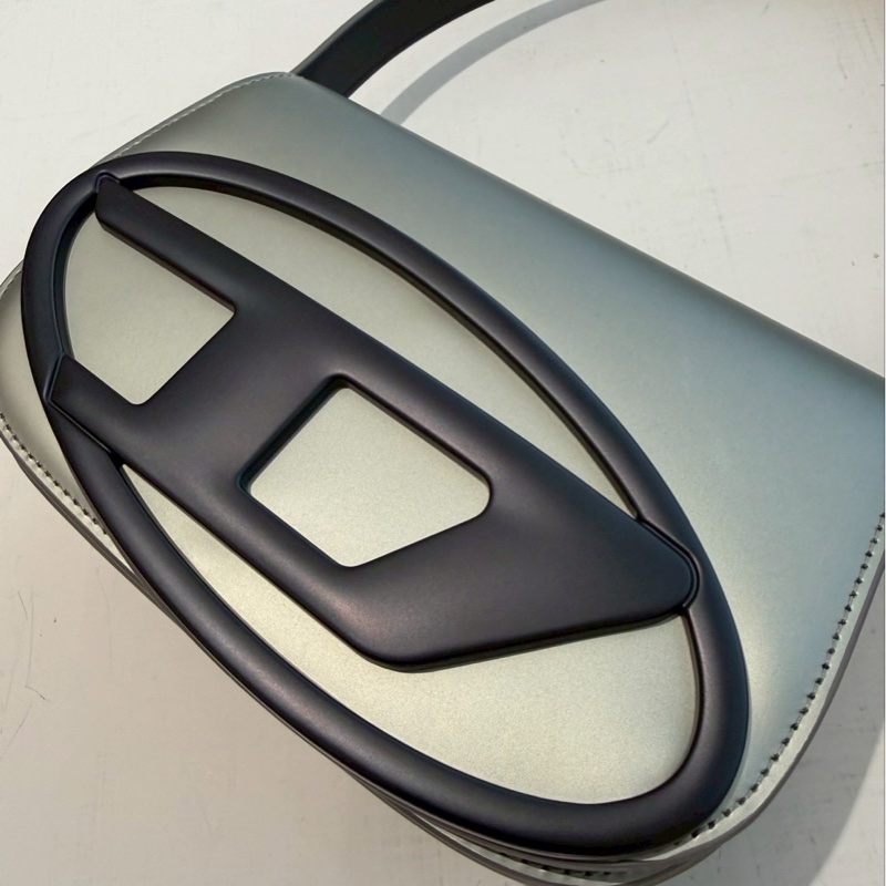 Diesel 1DR 香檳金霧灰綠色肩背包 宋雨琦同款-1