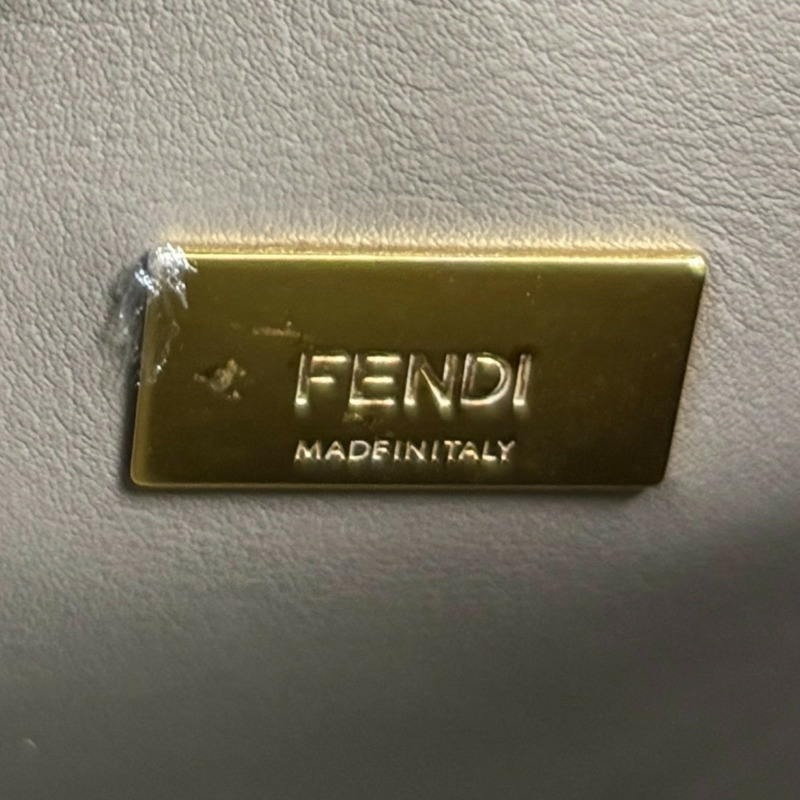 黑色 牛革 Peekaboo Essentially 兩用包【FENDI 芬迪】 8PN302-8