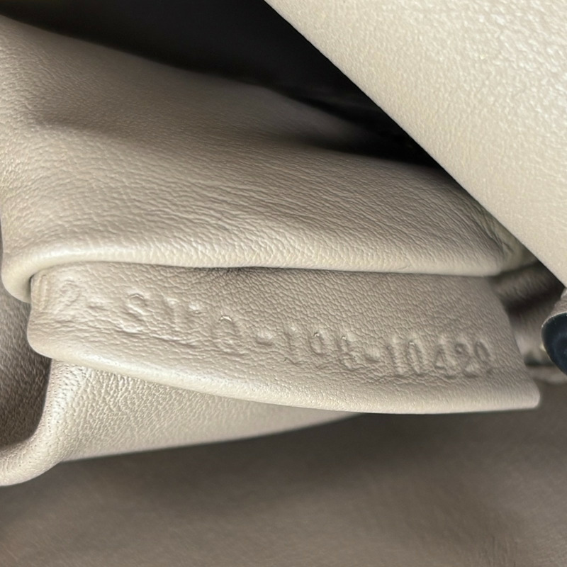 黑色 牛革 Peekaboo Essentially 兩用包【FENDI 芬迪】 8PN302-9