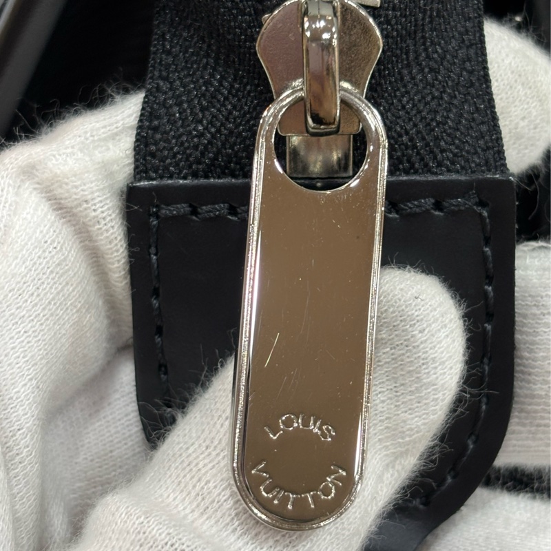 LV M59342 黑色 全皮 水波紋 EPI 肩背包 購物包 拉鍊包 公事包-6