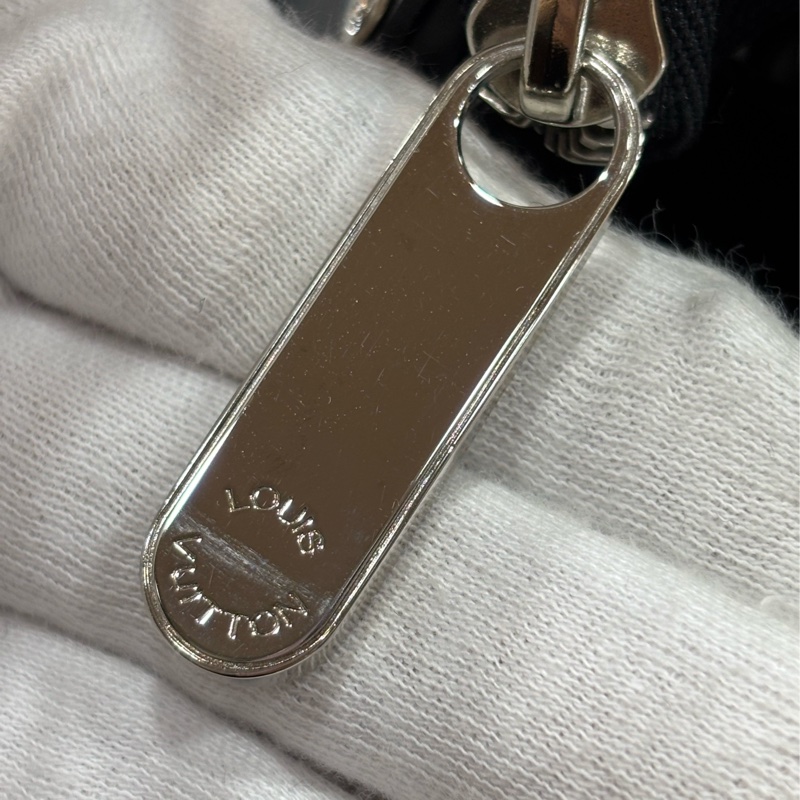 LV M59342 黑色 全皮 水波紋 EPI 肩背包 購物包 拉鍊包 公事包-7