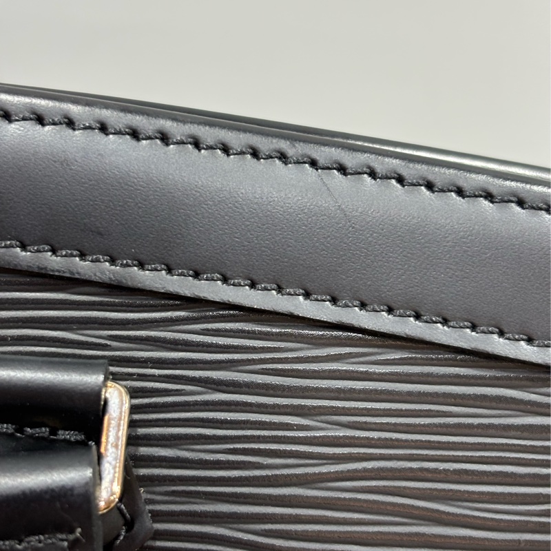 LV M59342 黑色 全皮 水波紋 EPI 肩背包 購物包 拉鍊包 公事包-12