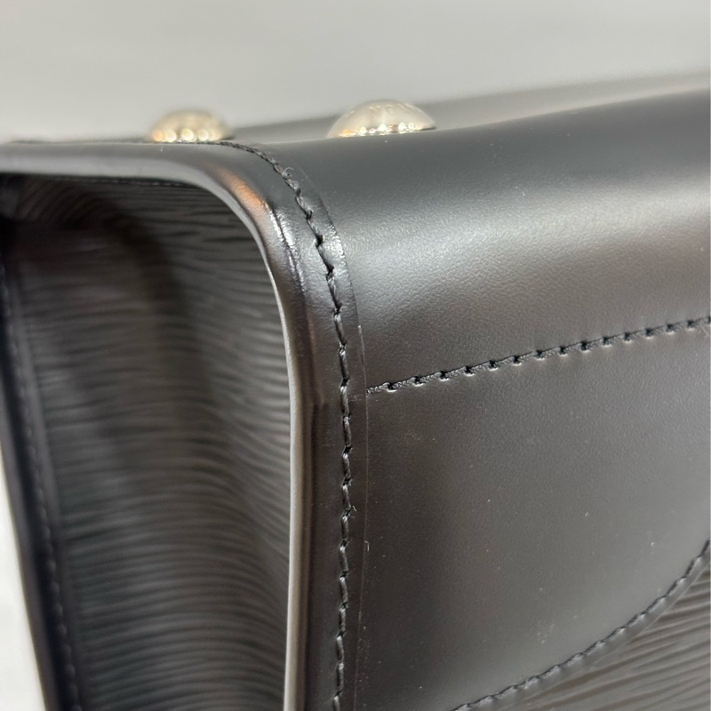 LV M59342 黑色 全皮 水波紋 EPI 肩背包 購物包 拉鍊包 公事包-17