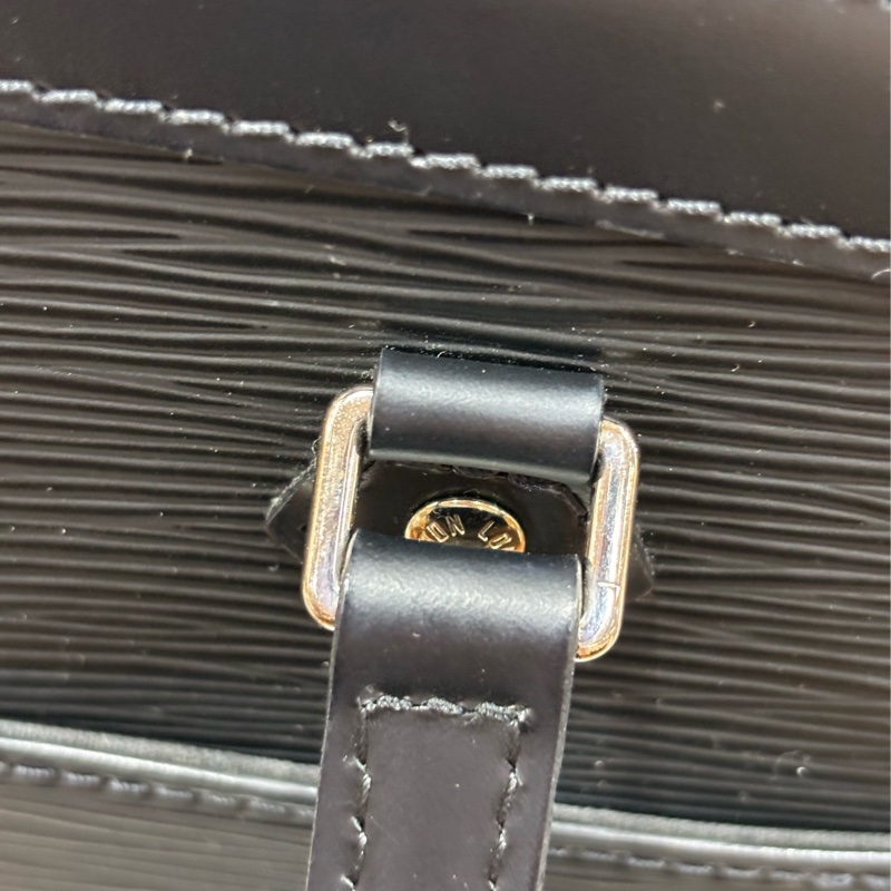 LV M59342 黑色 全皮 水波紋 EPI 肩背包 購物包 拉鍊包 公事包-28