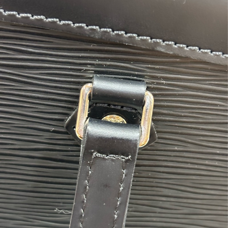 LV M59342 黑色 全皮 水波紋 EPI 肩背包 購物包 拉鍊包 公事包-31