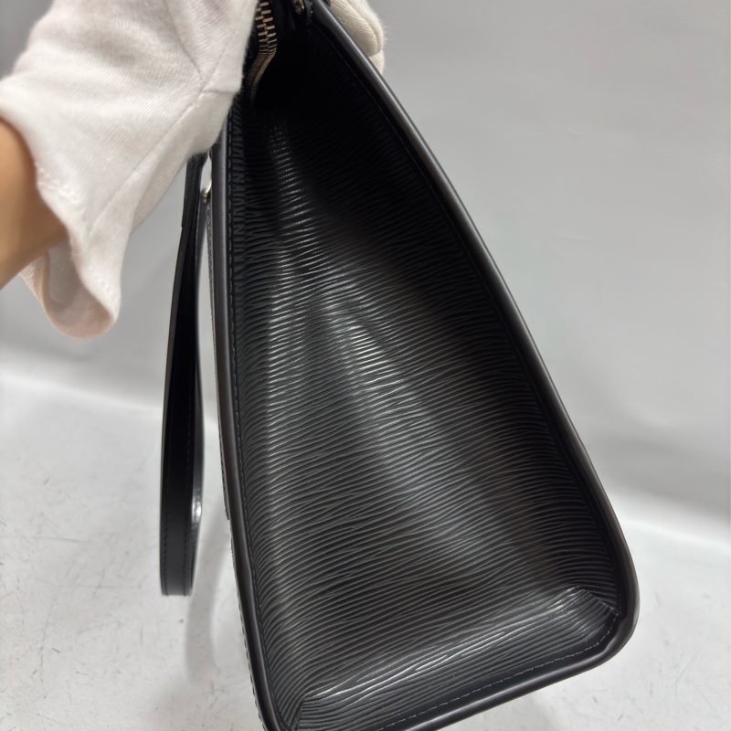 LV M59342 黑色 全皮 水波紋 EPI 肩背包 購物包 拉鍊包 公事包-32