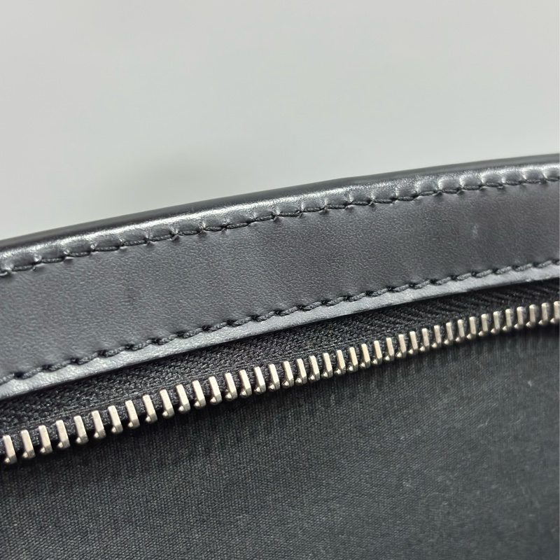 LV M59342 黑色 全皮 水波紋 EPI 肩背包 購物包 拉鍊包 公事包-52