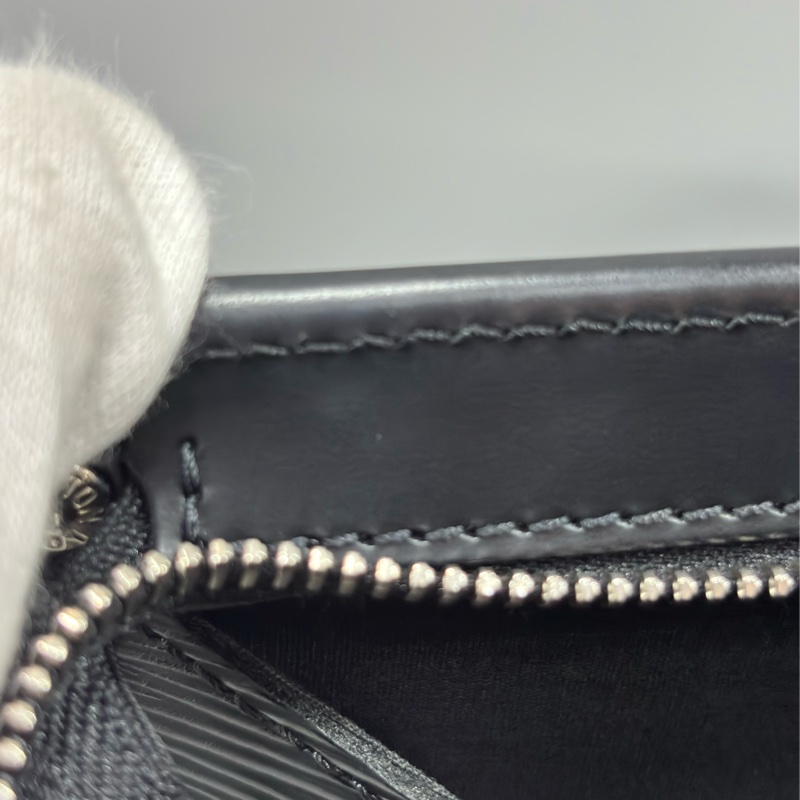 LV M59342 黑色 全皮 水波紋 EPI 肩背包 購物包 拉鍊包 公事包-56