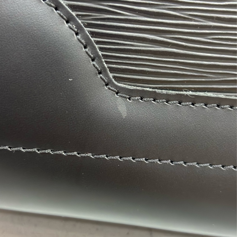 LV M59342 黑色 全皮 水波紋 EPI 肩背包 購物包 拉鍊包 公事包-58