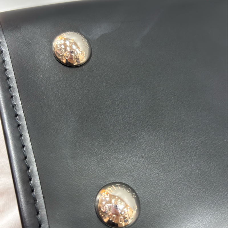 LV M59342 黑色 全皮 水波紋 EPI 肩背包 購物包 拉鍊包 公事包-59