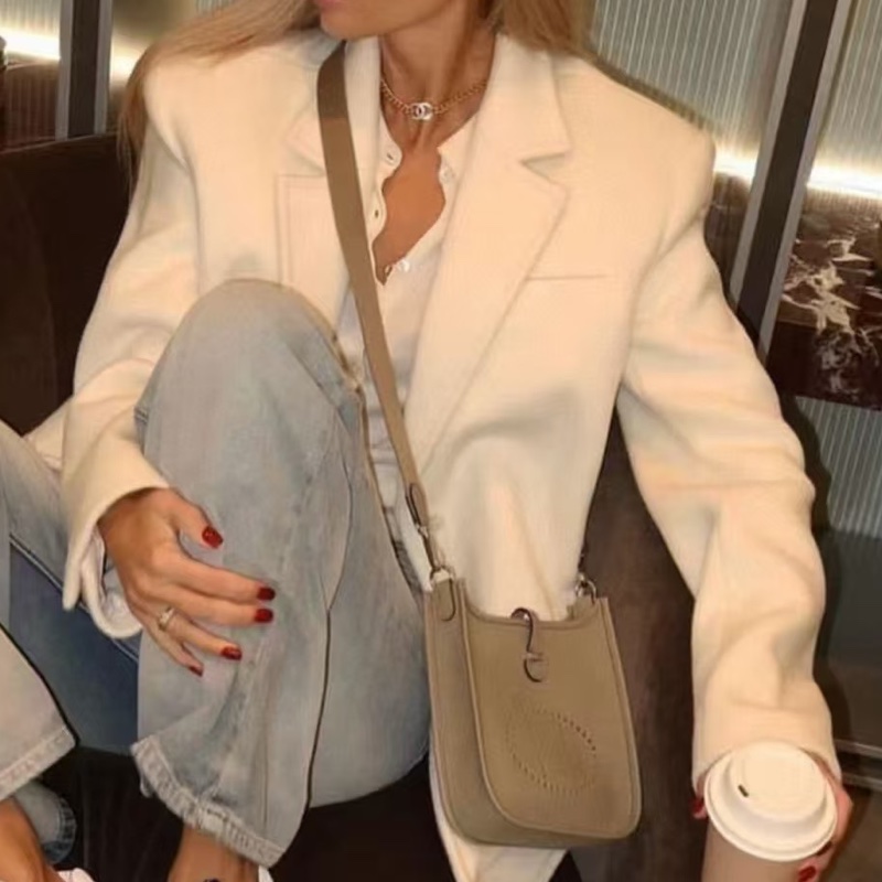 【全新品】W刻 HERMES 愛馬仕 Mini Evelyne伊芙琳迷你 馬爾法米8Q金扣隨身斜背包-8