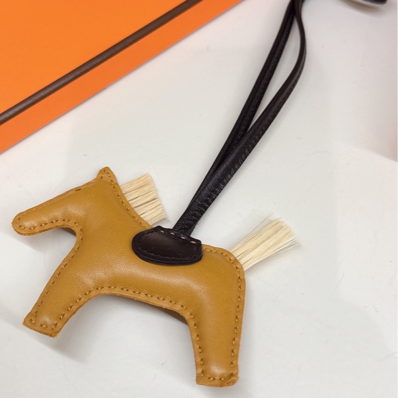 HERMES Rodeo PM Charm 芝麻色小馬掛件-3